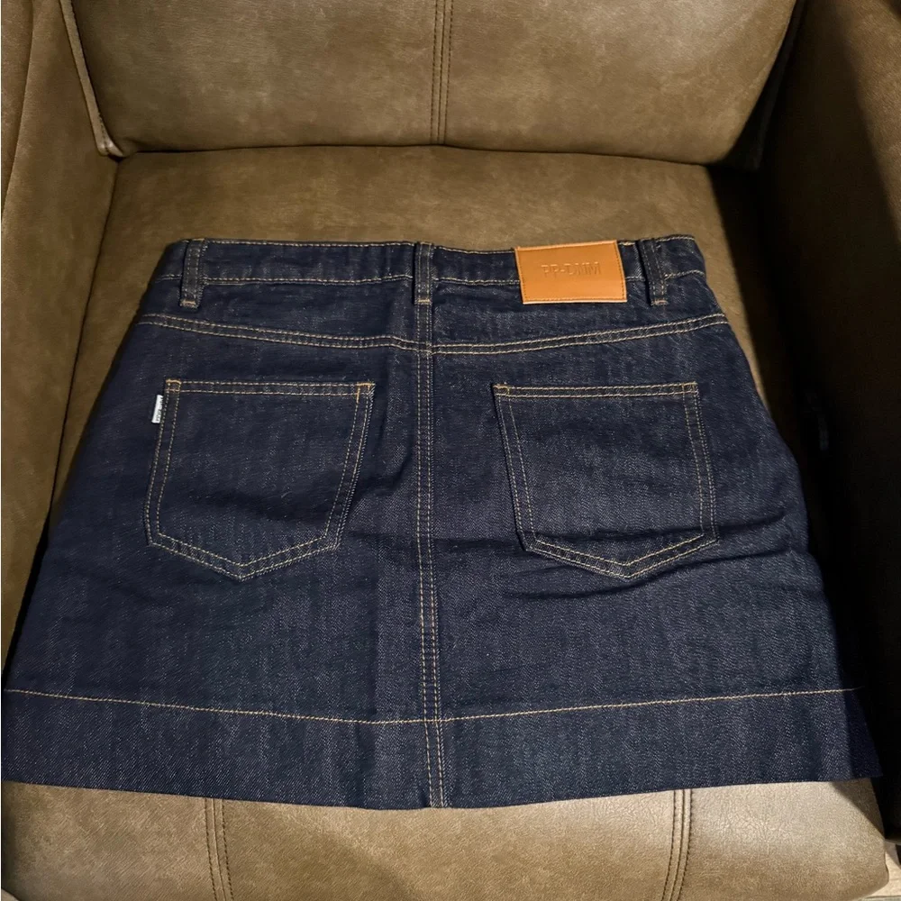 Princess Polly Dark Blue Denim Mini Skirt with Front Pockets - Picture 2 of 2